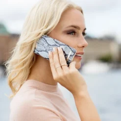 IDeal Of Sweden – IPhone SE 2020/8/7/6S/6 Coque Python White -Mobilemania Magasin coque rigide ideal of sweden python white apple iphone 786s6se 2020 3