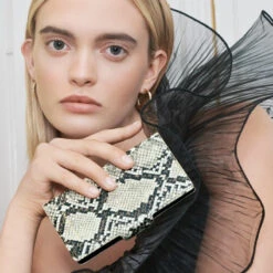 IDeal Of Sweden – IPhone SE 2020/8/7/6S/6 Etui 2in1 Eternal Snake 12 IDeal Of Sweden – IPhone SE 2020/8/7/6S/6 Etui 2in1 Eternal Snake -Mobilemania Magasin etui coque 2 en 1 ideal of sweden eternal snake wallet series apple iphone 786s6se 2020 4