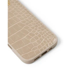 IDeal Of Sweden - IPhone 16 Coque Vegan Leather MagSafe Warm Beige Croco -Mobilemania Magasin ideal of sweden iphone 16 coque vegan leather magsafe warm beige croco 2